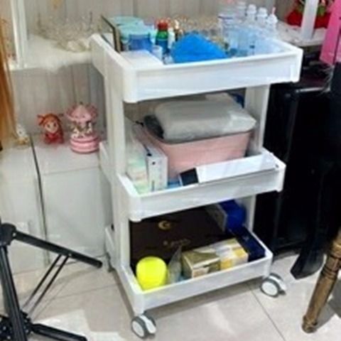 美容院实用助手 移动置物架推车在美容美发与家居中的多功能应用